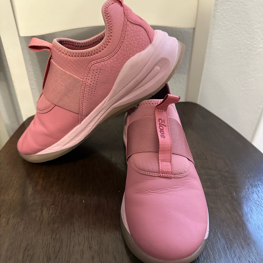Clove shoes